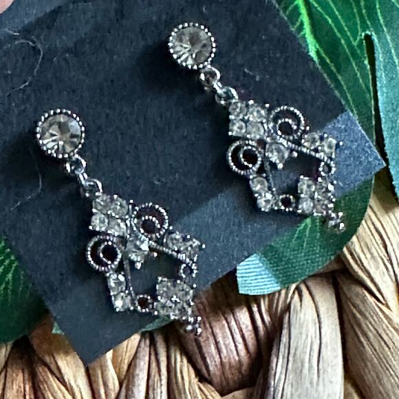 BOGO FREE VTG DANGLE CHANDELIER EARRINGS - Picture 4 of 5